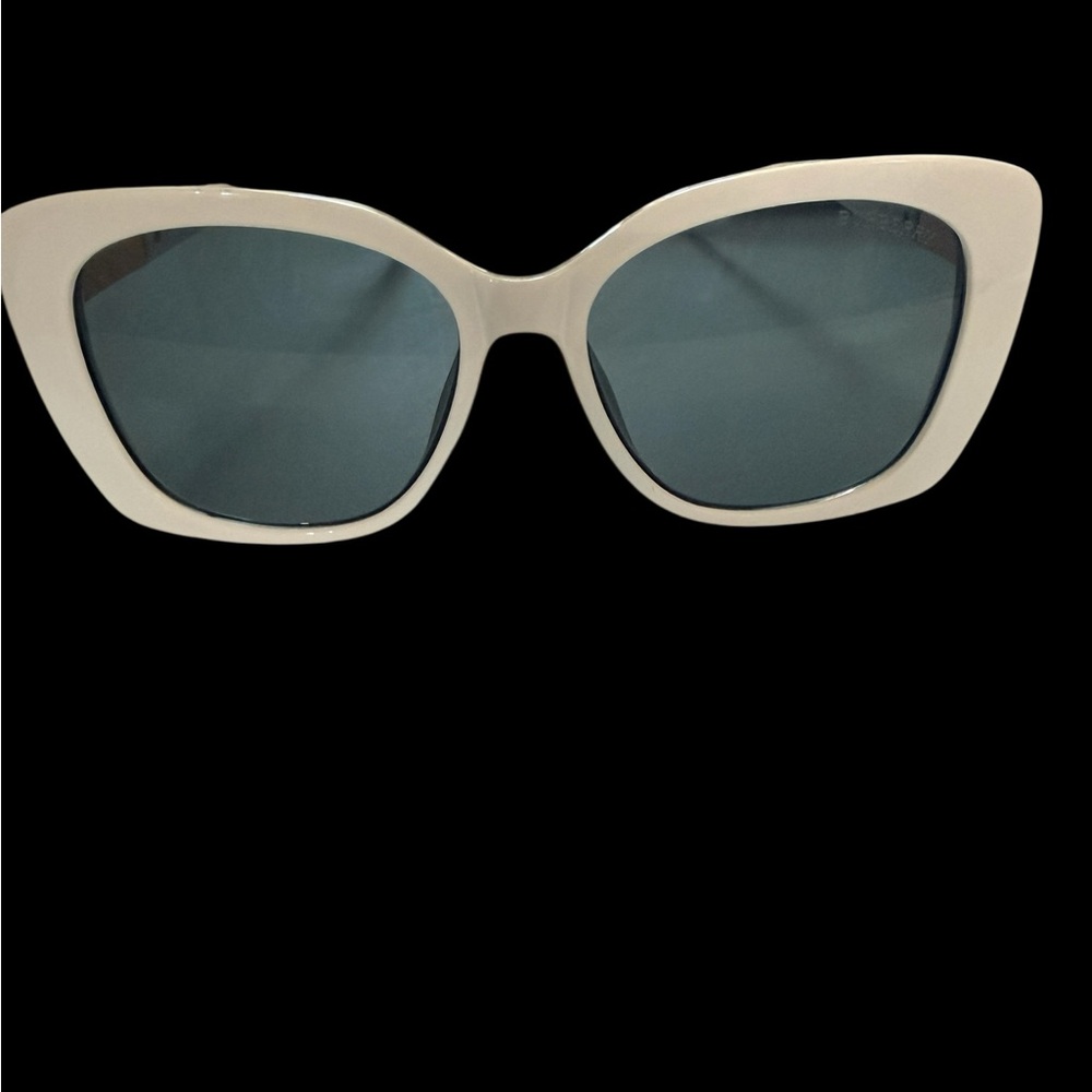 Unisex Burberry White UV Sunglasses